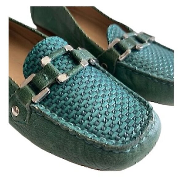 Geox Women's Green Leather Loafer size 37 1/2 - Picture 2 of 12